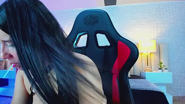 Snapshot of sara_parker069 chatting on 12.17.24 sara parker069 online show from 12.17.24