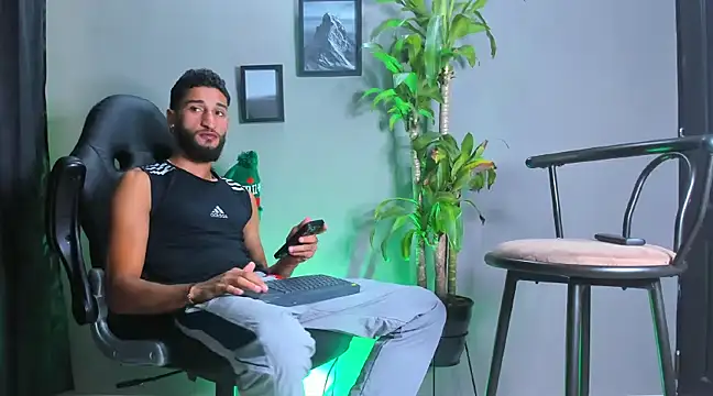 Damian 022 online show from 12.17.24