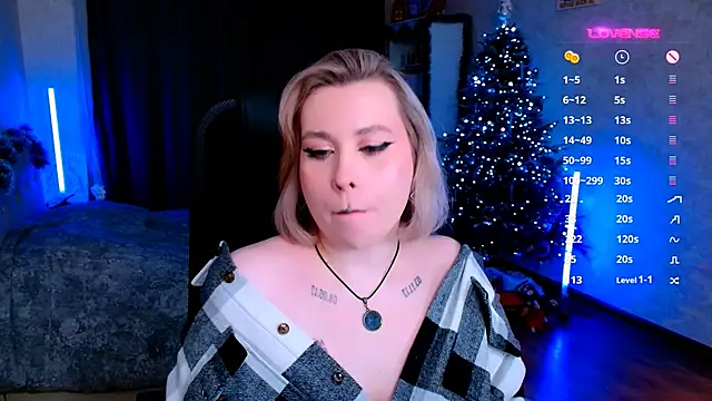 Snapshot of Blueberry-baby chatting on 01.20.25 Blueberry-baby online show from 01.20.25