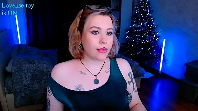 Snapshot of Blueberry-baby chatting on 01.26.25 Blueberry-baby online show from 01.26.25