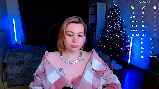 Snapshot of Blueberry-baby chatting on 01.28.25 Blueberry-baby online show from 01.28.25