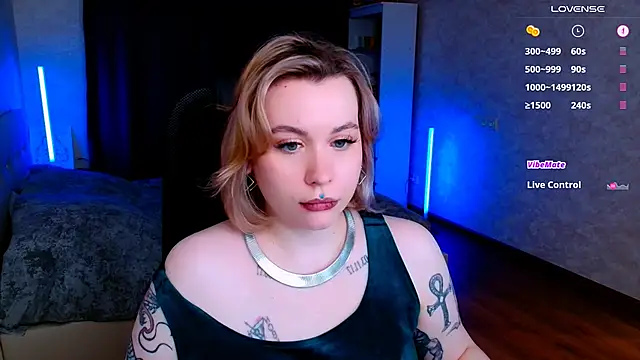 Snapshot of Blueberry-baby chatting on 02.07.25 Blueberry-baby online show from 02.07.25