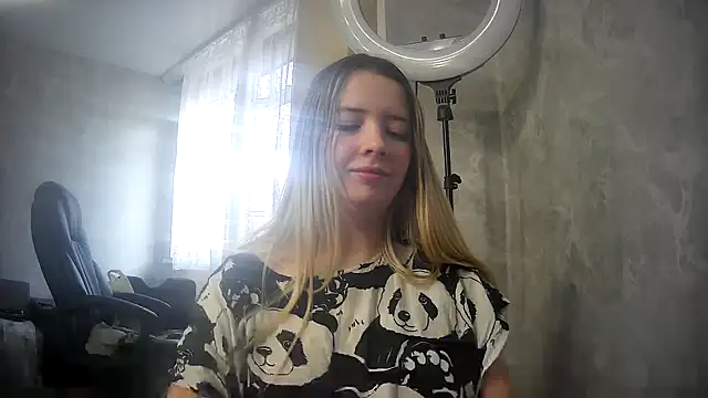 ViolaCandy online show from 10.31.25
