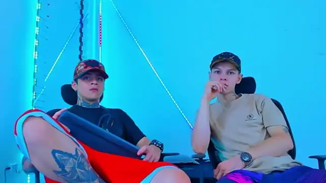 Snapshot of HOT_boy2025 chatting on 10.24.25 HOT boy2025 online show from 10.24.25