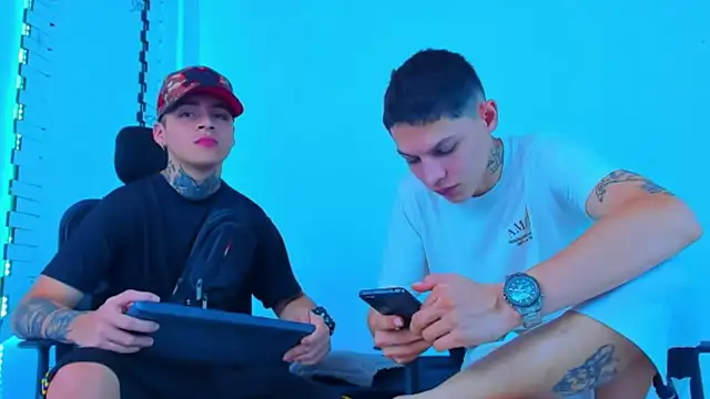 Snapshot of HOT_boy2025 chatting on 11.11.25 HOT boy2025 online show from 11.11.25