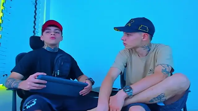 Snapshot of HOT_boy2025 chatting on 11.13.25 HOT boy2025 online show from 11.13.25