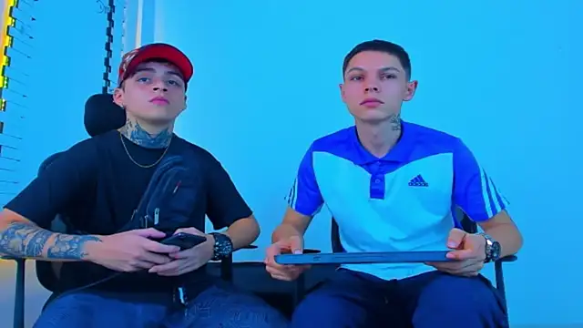 Snapshot of HOT_boy2025 chatting on 11.14.25 HOT boy2025 online show from 11.14.25