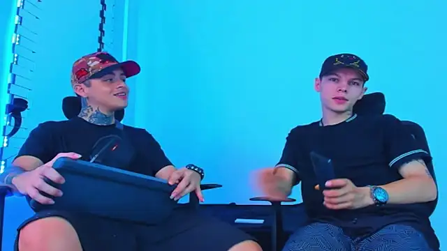 Snapshot of HOT_boy2025 chatting on 12.05.25 HOT boy2025 online show from 12.05.25