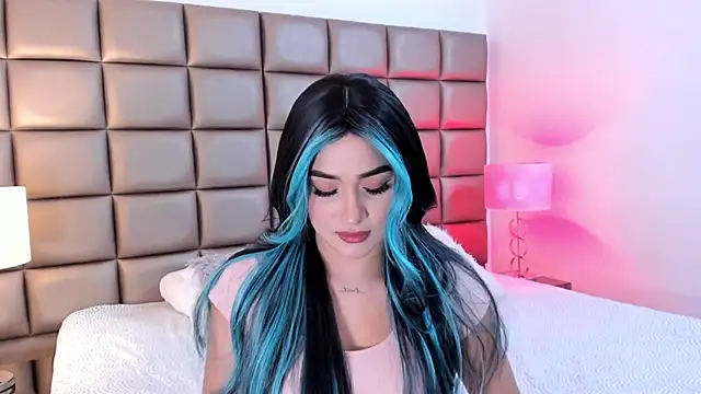 Snapshot of AnnyHizzle chatting on 02.03.25 AnnyHizzle online show from 02.03.25