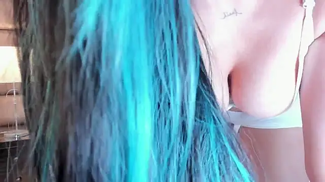 Snapshot of AnnyHizzle chatting on 02.09.25 AnnyHizzle online show from 02.09.25