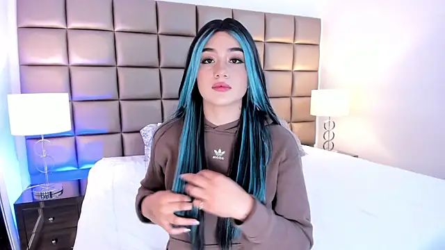 Snapshot of AnnyHizzle chatting on 02.17.25 AnnyHizzle online show from 02.17.25