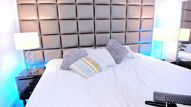 Snapshot of AnnyHizzle chatting on 03.01.25 AnnyHizzle online show from 03.01.25