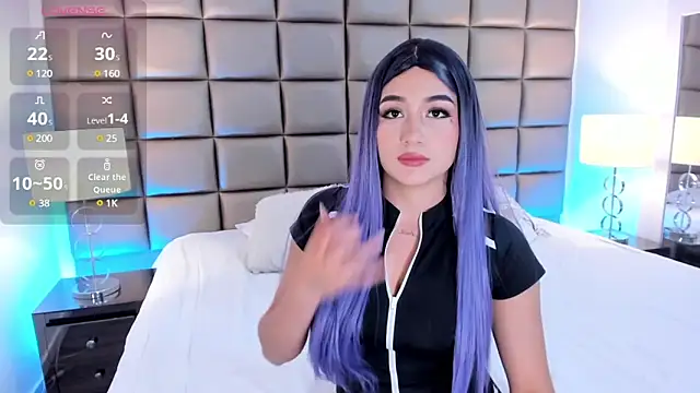 Snapshot of AnnyHizzle chatting on 03.07.25 AnnyHizzle online show from 03.07.25