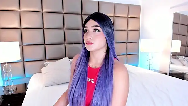 Snapshot of AnnyHizzle chatting on 03.10.25 AnnyHizzle online show from 03.10.25