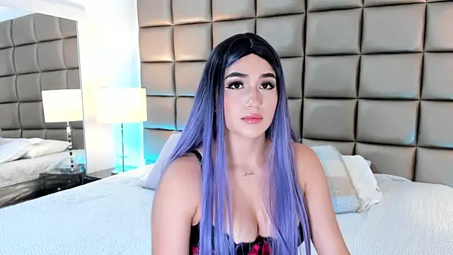 Snapshot of AnnyHizzle chatting on 03.14.25 AnnyHizzle online show from 03.14.25