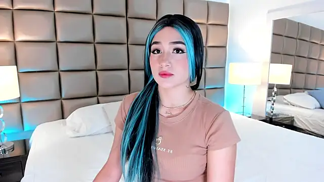 Snapshot of AnnyHizzle chatting on 03.22.25 AnnyHizzle online show from 03.22.25