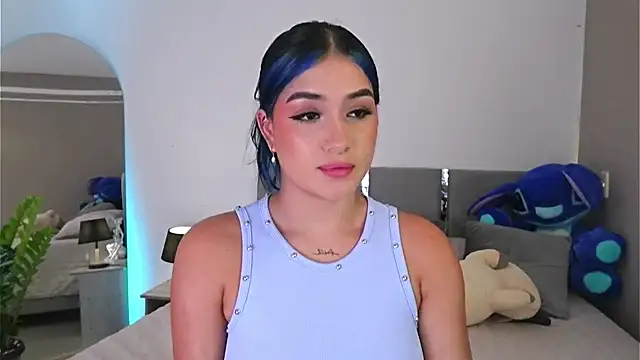 Snapshot of AnnyHizzle chatting on 09.25.25 AnnyHizzle online show from 09.25.25