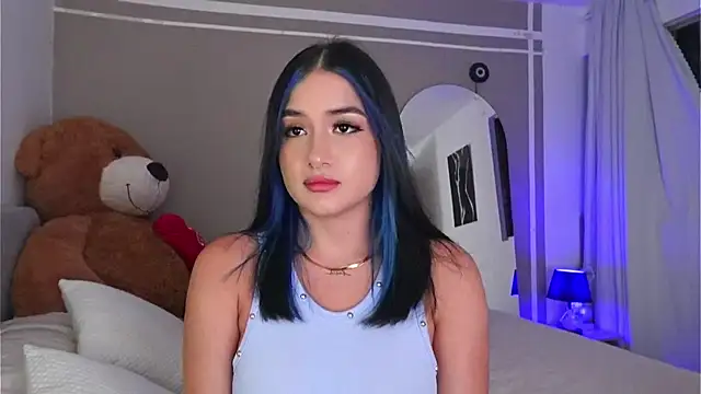 Snapshot of AnnyHizzle chatting on 10.02.25 AnnyHizzle online show from 10.02.25