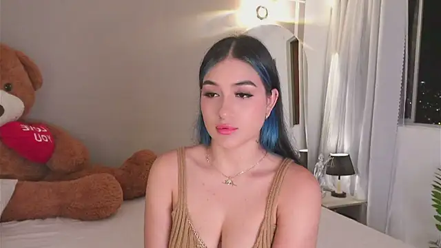 Snapshot of AnnyHizzle chatting on 11.12.25 AnnyHizzle online show from 11.12.25