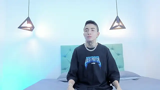 Tinny and Candy online show from 12.22.24