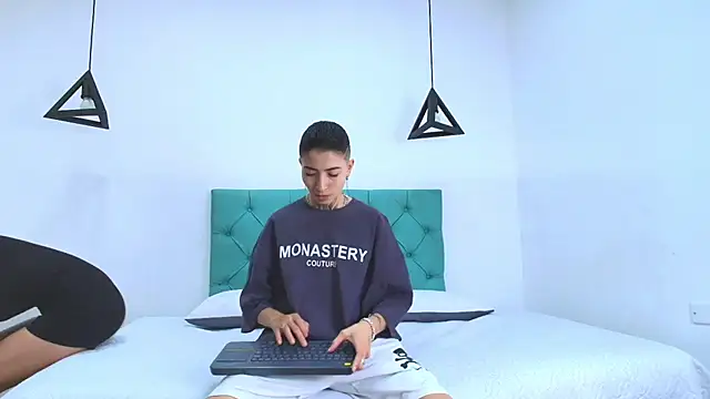 Tinny and Candy online show from 01.13.25