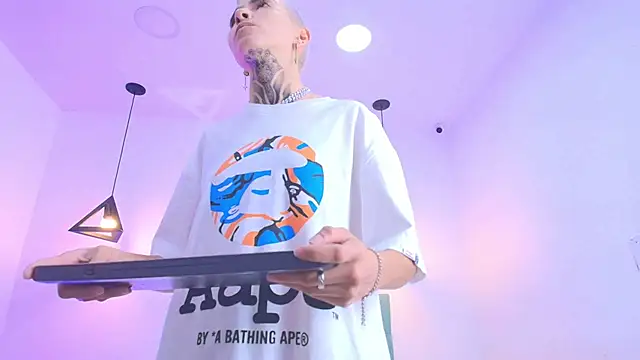 Tinny and Candy online show from 02.21.25