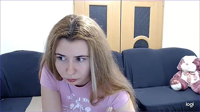 Snapshot of VioletaFlower7 chatting on 01.22.25 VioletaFlower7 online show from 01.22.25