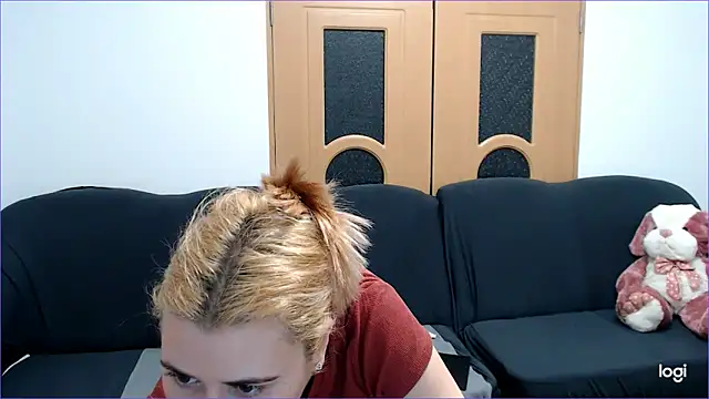 Snapshot of VioletaFlower7 chatting on 02.17.25 VioletaFlower7 online show from 02.17.25