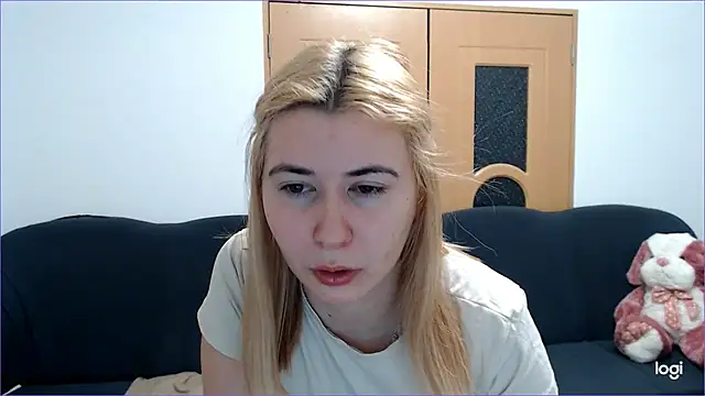 Snapshot of VioletaFlower7 chatting on 02.18.25 VioletaFlower7 online show from 02.18.25