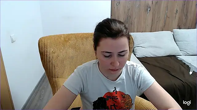 VioletaFlower7 online show from 04.30.26