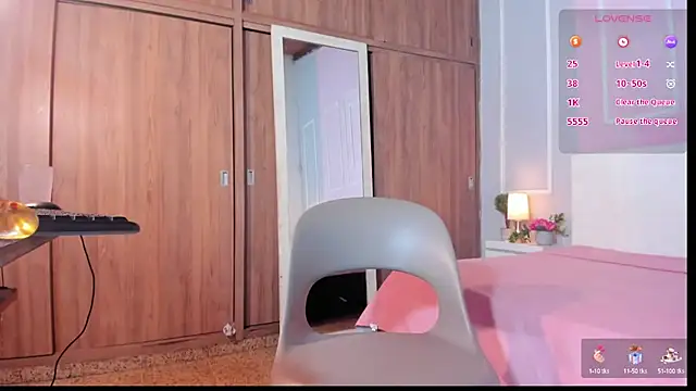 Snapshot of OraLarson chatting on 01.28.25 OraLarson online show from 01.28.25