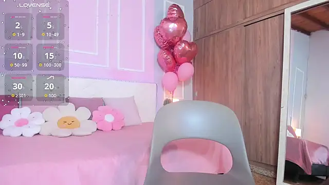 Snapshot of OraLarson chatting on 03.18.25 OraLarson online show from 03.18.25