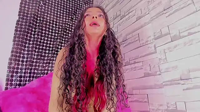 MiaKirshner online show from 02.21.25