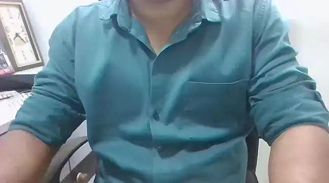 Snapshot of indianbull3684 chatting on 01.15.25 indianbull3684 online show from 01.15.25