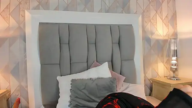 Snapshot of Ginger_Violetta_ chatting on 12.04.24 Ginger Violetta online show from 12.04.24