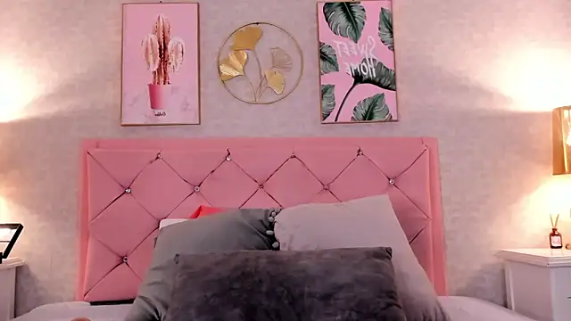 Snapshot of Ginger_Violetta_ chatting on 01.18.25 Ginger Violetta online show from 01.18.25