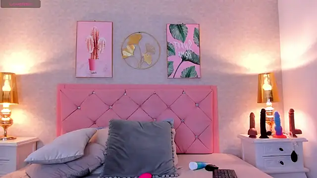 Snapshot of Ginger_Violetta_ chatting on 02.06.25 Ginger Violetta online show from 02.06.25