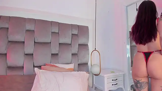 Ginger Violetta  online show from 05.11.26