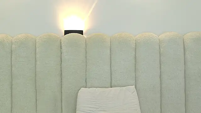 Juliabadlee online show from 11.12.25