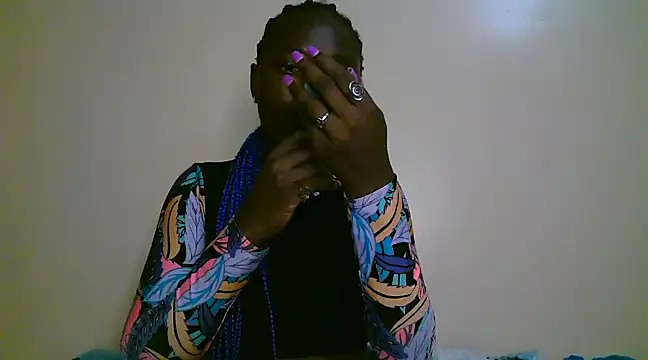 petite 12 online show from 03.20.25