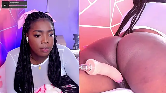 Snapshot of zoeethompson_cm chatting on 12.04.25 zoeethompson cm online show from 12.04.25