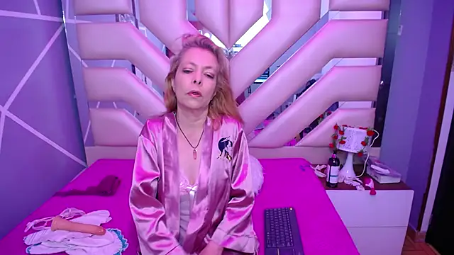 sophia ny online show from 02.20.25