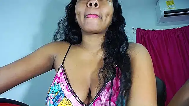 Snapshot of Sashabreck chatting on 10.31.25 Sashabreck online show from 10.31.25