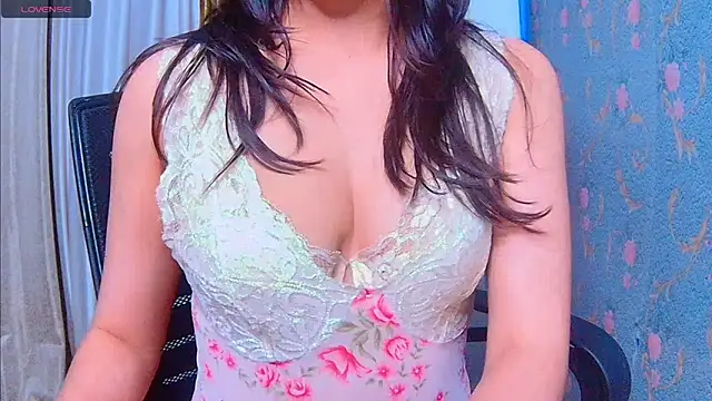Aashika-Kaur online show from 12.08.24