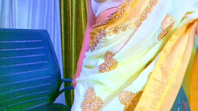 Aashika-Kaur online show from 03.08.25