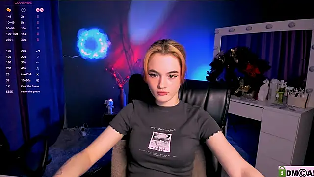 Snapshot of liana_kisses chatting on 01.30.25 liana kisses online show from 01.30.25