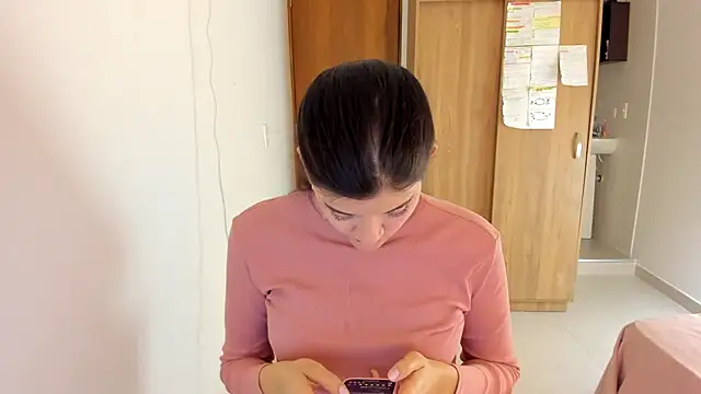 Snapshot of misstoya chatting on 02.03.25 misstoya online show from 02.03.25