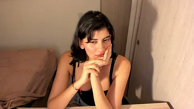 Snapshot of misstoya chatting on 05.19.26 misstoya online show from 05.19.26