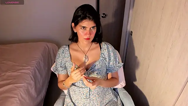 Snapshot of misstoya chatting on 08.02.26 misstoya online show from 08.02.26