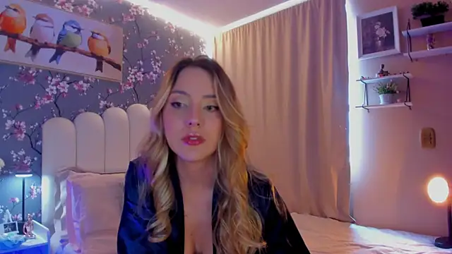Snapshot of martinaaricci chatting on 05.14.26 martinaaricci online show from 05.14.26